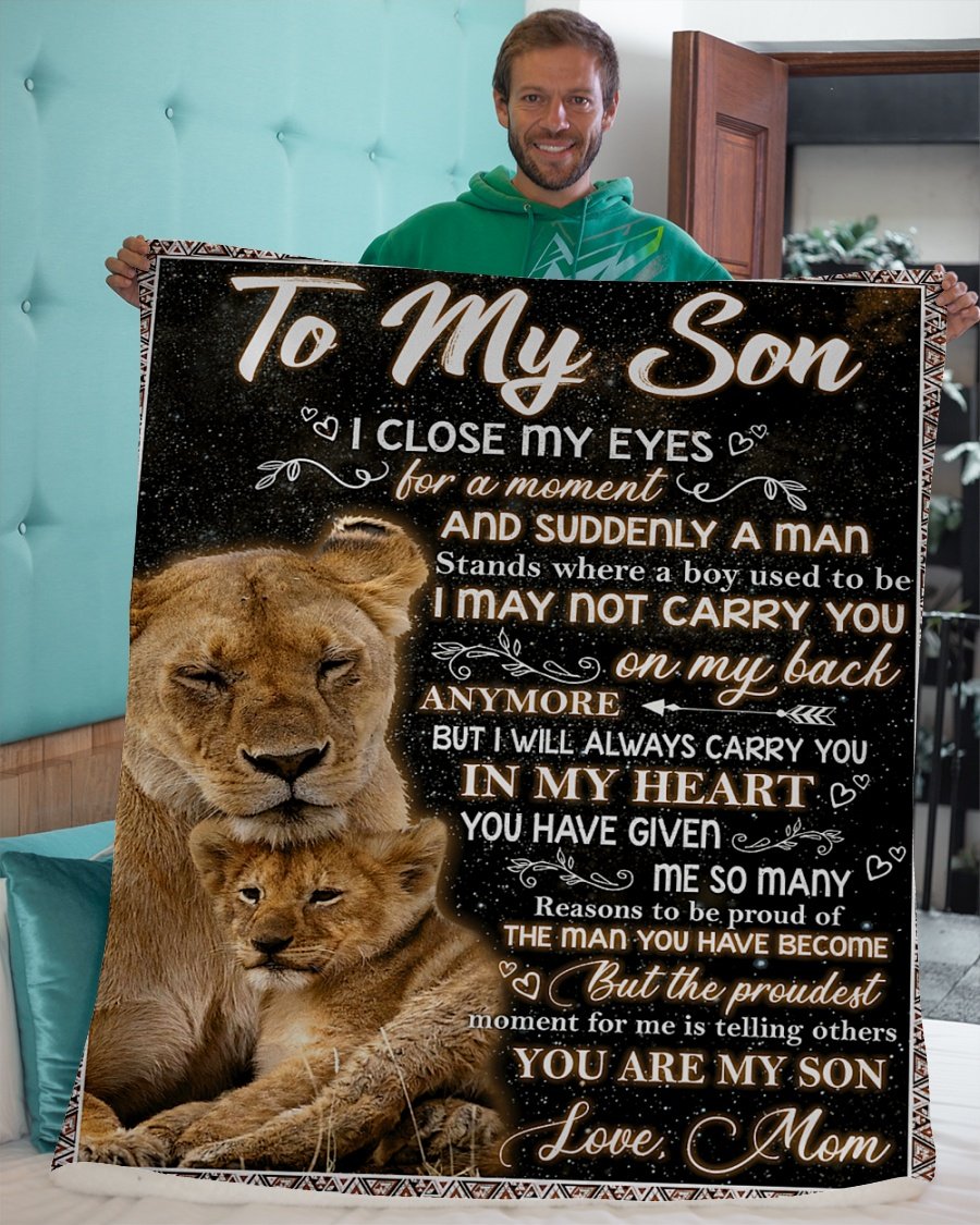 Mom To My Son Lion Blanket Close My Eyes Fleece Blanket