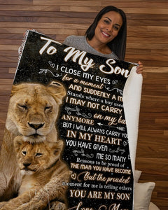 Mom To My Son Lion Blanket Close My Eyes Fleece Blanket