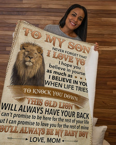 Never Forget That I Love You - Lion Mom To Son Fleece Blanket | Gift For Son