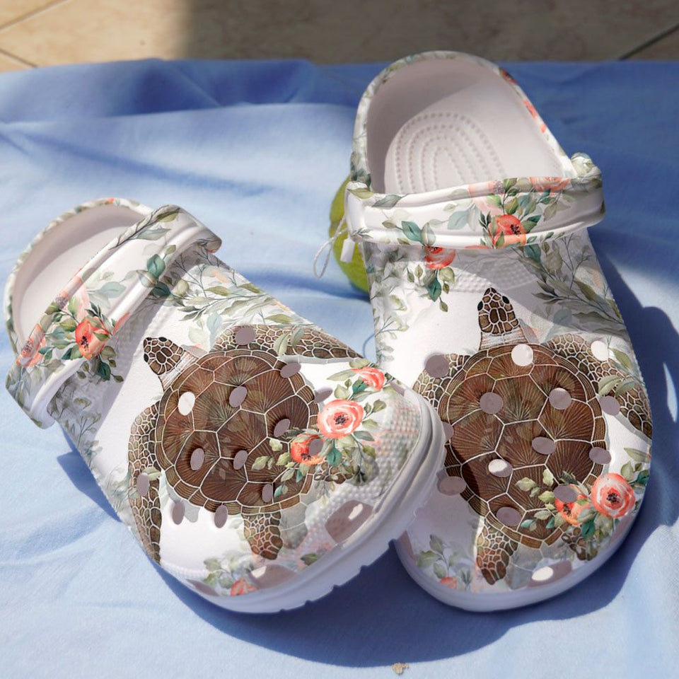 Clog Charming Sea Turtle With Flowers Sea Turtle In The Ocean Clog Personalize Name, Text Girl Mother Daughter Sister Niece - Love Mine Gifts