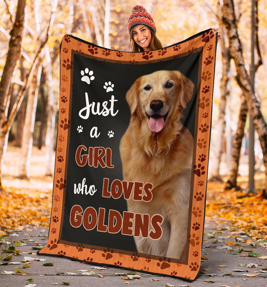 Just a girl who loves goldens blanket