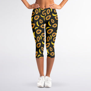 Papaya And Banana Pattern Print Women's Capri Leggings